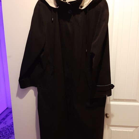 LADIES LONDON FOG RAINCOAT - Picture 2 of 11